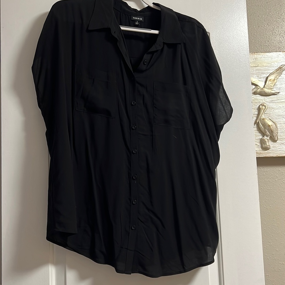 ⭐️Torrid black dress shirt.⭐️